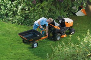 STIHL Rasentraktor RT 5097 Winterpaket mit Schneeschild und Schneeketten – Bild 3
