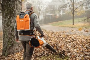 STIHL Akku-Laubbläser BGA 200 mit Komfort-Tragsystem – Bild 3