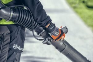 Husqvarna Rückentragbares Benzin Laubblasgerät 570BTS – Bild 2