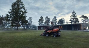 Husqvarna Profi-Frontmäher R 216T AWD - Grundgerät ohne Mähwerk – Bild 4