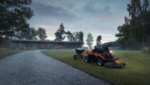 Husqvarna Profi-Frontmäher R 216T AWD - Grundgerät ohne Mähwerk – Bild 5