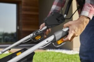 Stiga Akku-Rasenmäher Twinclip 950e V Kit - inkl. 2x 7,5 Ah Akkus und Ladegerät – Bild 7