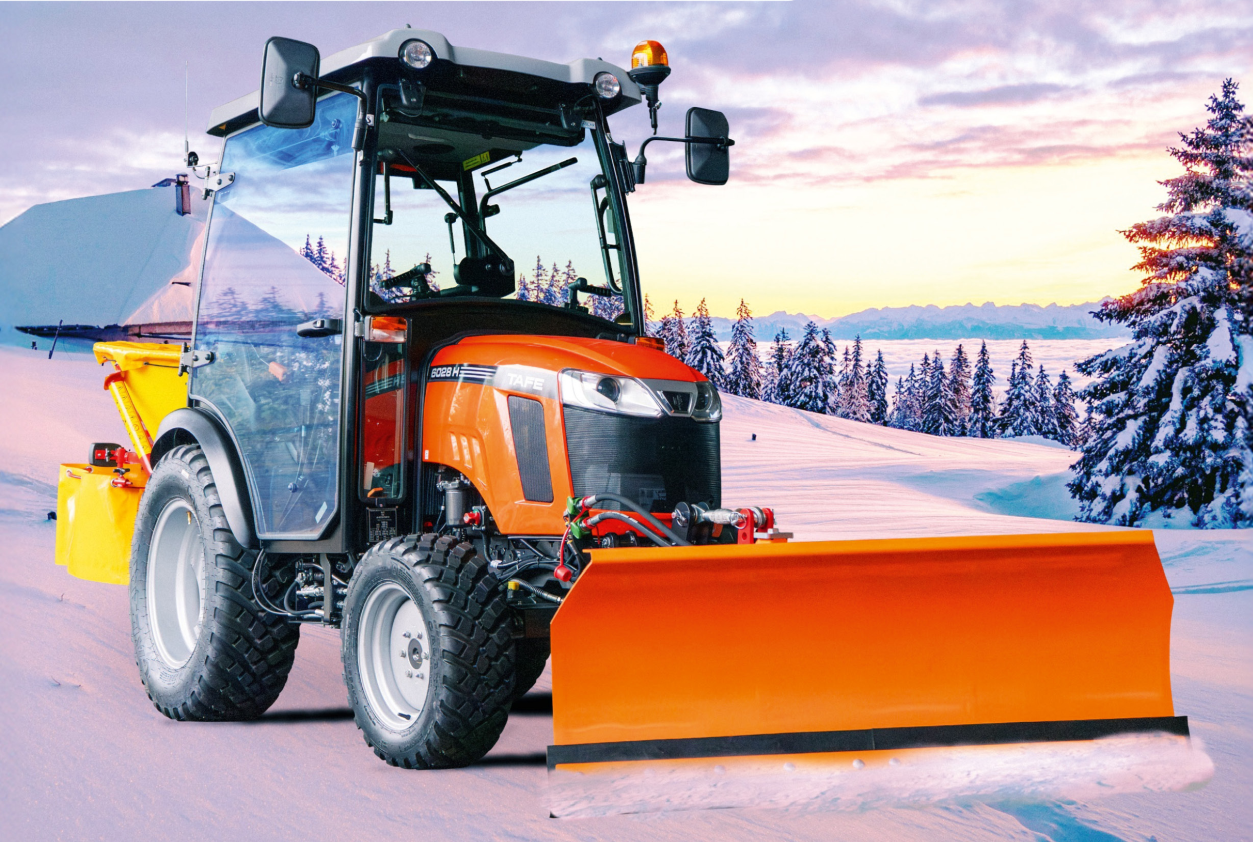 Tafe_6028H_mit_Winterpaket_20251023.png Tafe Allrad-Universalschlepper 6028H AS mit Winterpaket und AS-Bereifung – Bild 1