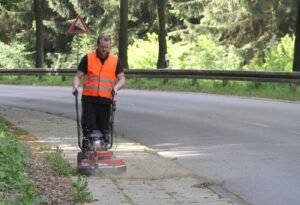 Tielbürger Wildkrautbürste TW50X GXV160 - mit Antrieb – Bild 5
